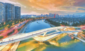 人行天橋搭建，在這里滿含藝術(shù)氣息