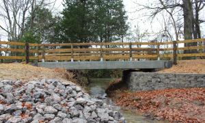 人行天橋設(shè)計(jì)：建筑師和工程師的7個(gè)注意事項(xiàng)