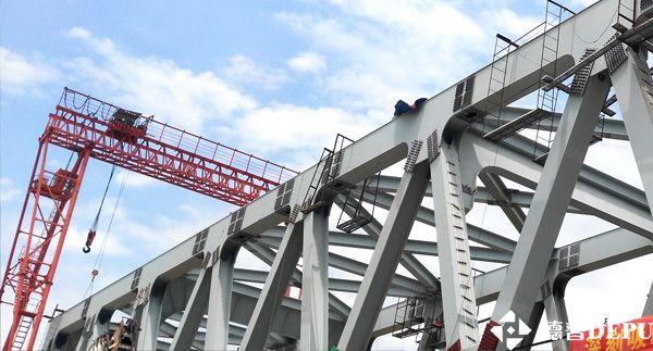 鋼結(jié)構(gòu)桁架橋